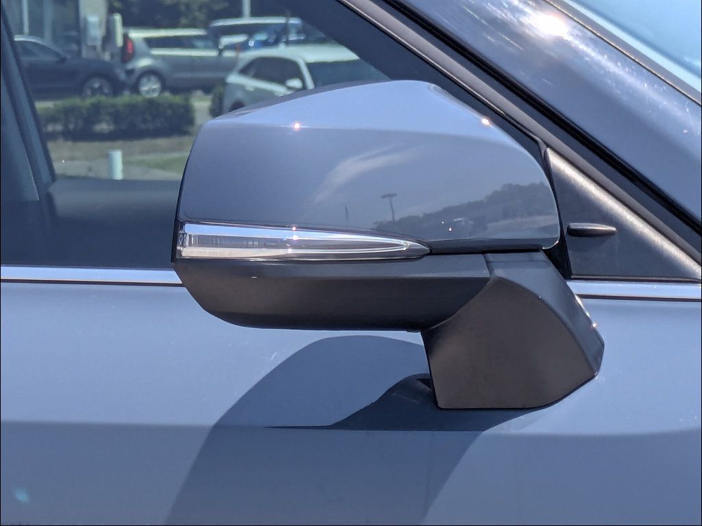 Used 2024 Toyota Grand Highlander FWD image 11