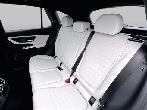 Used 2026 Mercedes-Benz GLC 300 4MATIC image 21