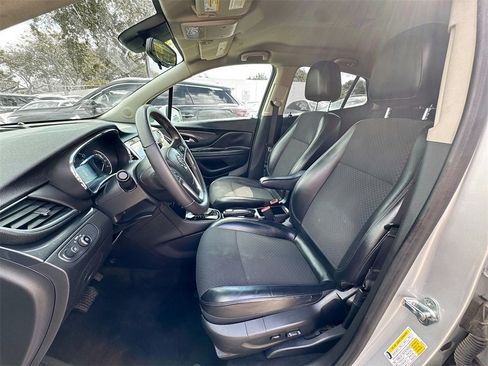 Used 2021 Buick Encore Preferred image 19