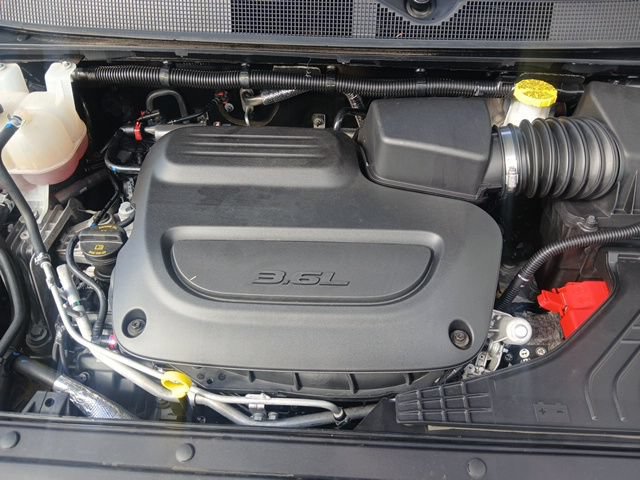 Used 2025 Chrysler Pacifica Select FWD image 50