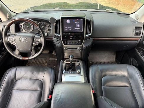 Used 2017 Toyota Land Cruiser AWD/4WD image 17