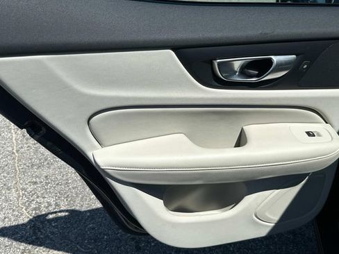 Used 2024 Volvo S60 B5 Plus image 21