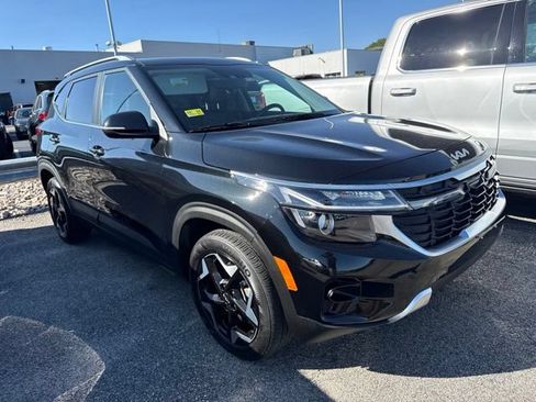 Used 2024 Kia Seltos EX AWD/4WD image 2