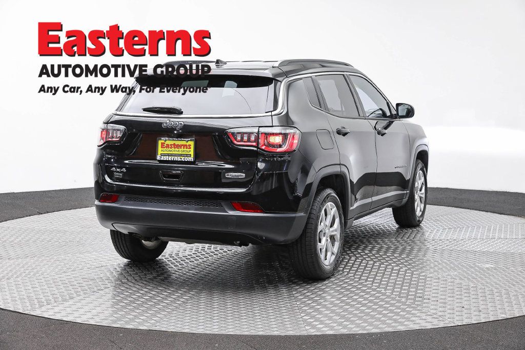 Used 2024 Jeep Compass Latitude AWD/4WD image 5