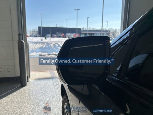 Used 2025 Chevrolet Tahoe Z71 w/ Z71 Off-Road Package image 43