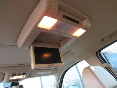 Used 2009 GMC Yukon Denali image 24