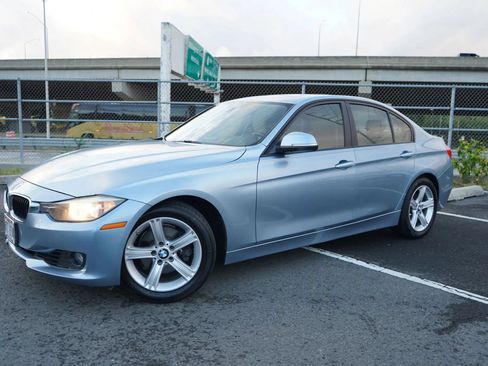 Used 2012 BMW 328i Sedan RWD image 3