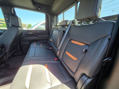 Used 2025 GMC Sierra 2500 AT4 w/ AT4 Premium Plus Package AWD/4WD image 10