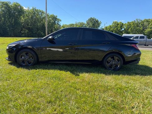 Used 2021 Hyundai Elantra SEL FWD image 6