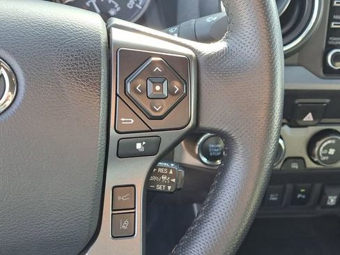 Used 2020 Toyota Tacoma TRD Sport w/ Technology Package image 10