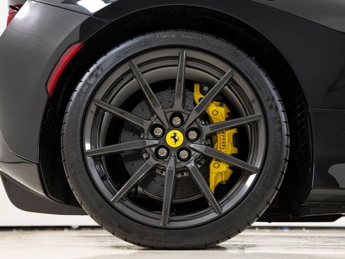 Certified 2022 Ferrari F8 Tributo RWD image 19