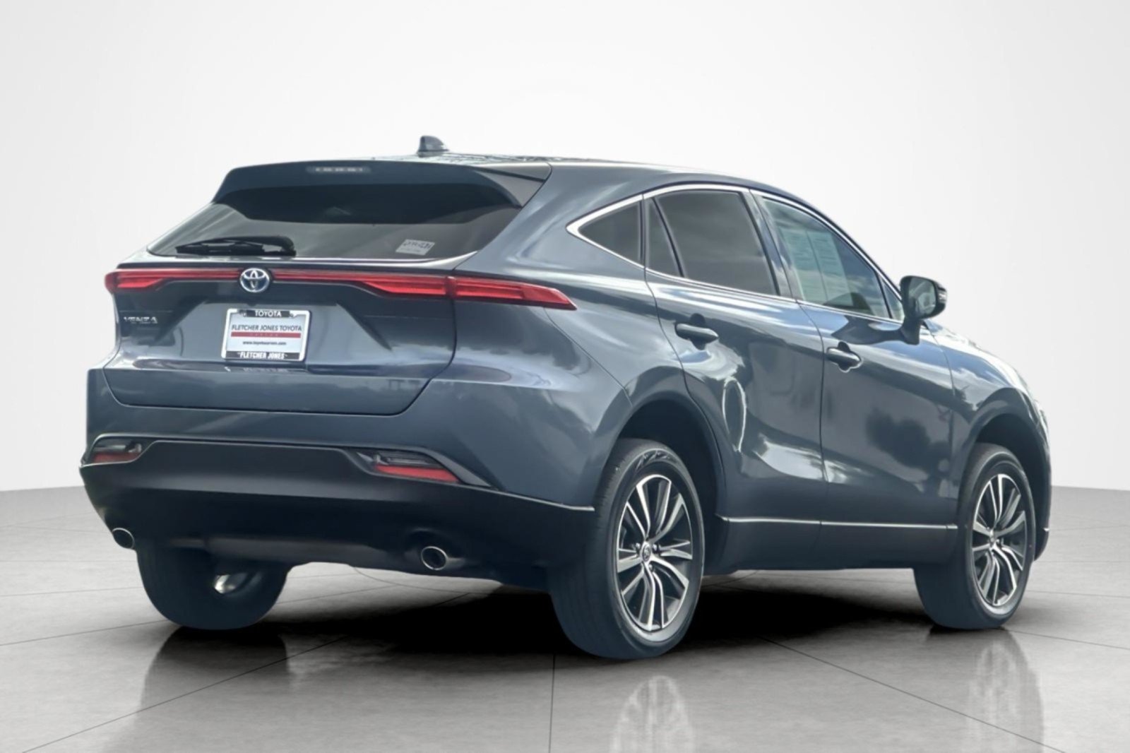 Certified 2024 Toyota Venza LE AWD/4WD image 5