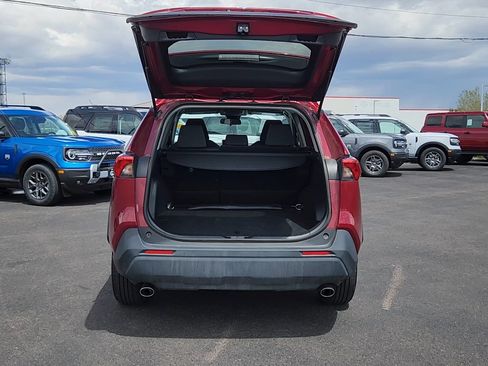 Used 2025 Toyota RAV4 XLE AWD/4WD image 18
