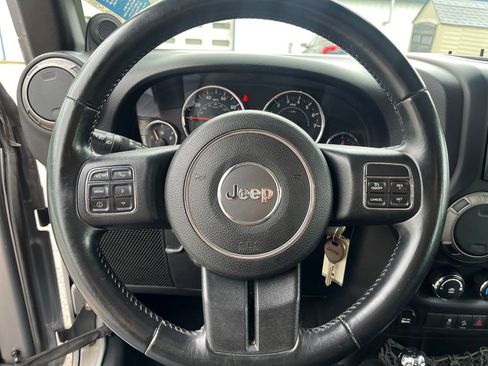 Used 2014 Jeep Wrangler Unlimited Sport w/ Connectivity Group AWD/4WD image 13