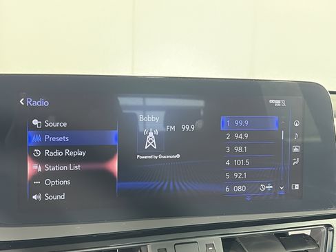 Used 2022 Lexus ES 300h F Sport image 18