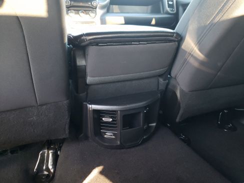 Used 2024 RAM 2500 Tradesman w/ Chrome Appearance Group image 19