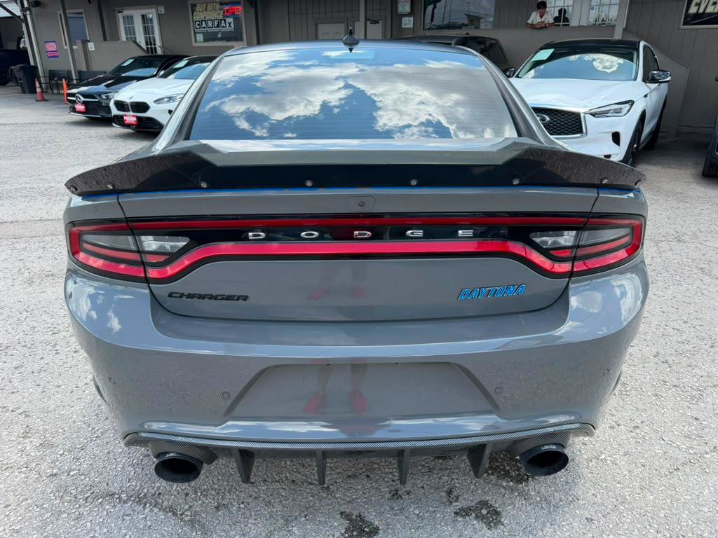 Used 2017 Dodge Charger R/T RWD image 5