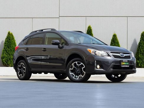 Used 2017 Subaru Crosstrek 2.0i Limited image 2