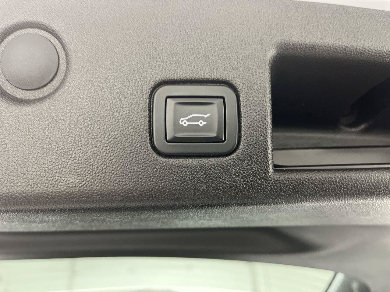 Used 2018 Chevrolet Equinox LT AWD/4WD image 28