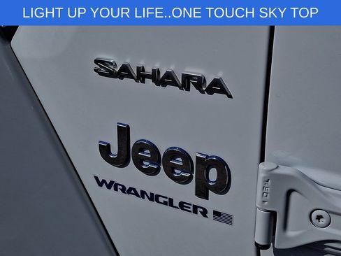 Used 2023 Jeep Wrangler Unlimited Sahara w/ Cold Weather Group AWD/4WD image 30