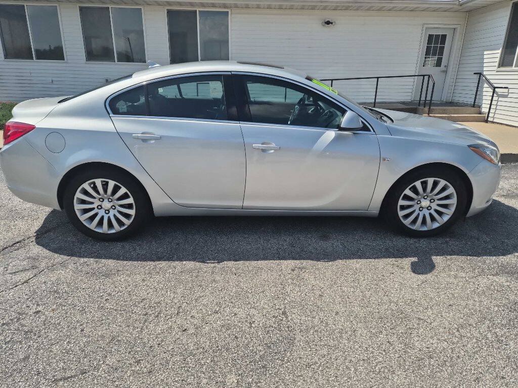 Used 2011 Buick Regal CXL Turbo w/ TO3 Preferred Equipment Group FWD image 2