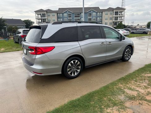 Certified 2024 Honda Odyssey EX-L image 8