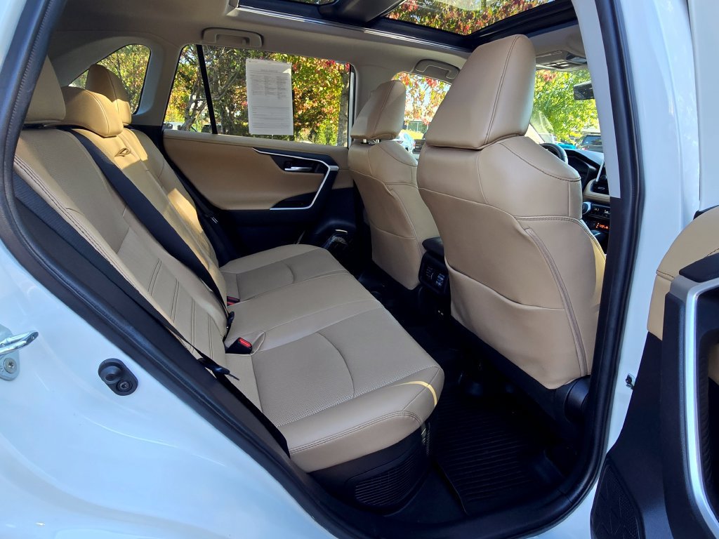 Used 2021 Toyota RAV4 Limited AWD/4WD image 15