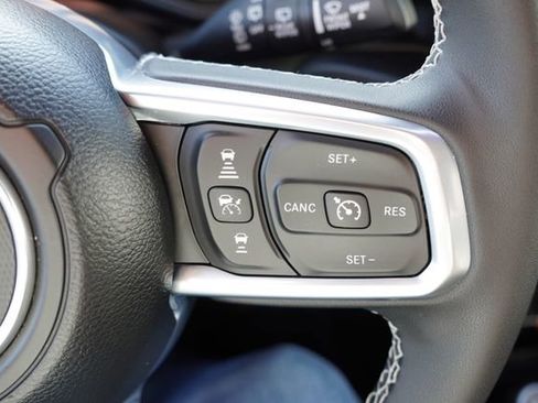 Certified 2025 Jeep Wrangler Unlimited Sahara w/ Safety Group image 32