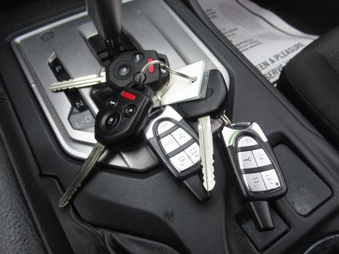 Used 2017 Subaru Impreza 2.0i image 24