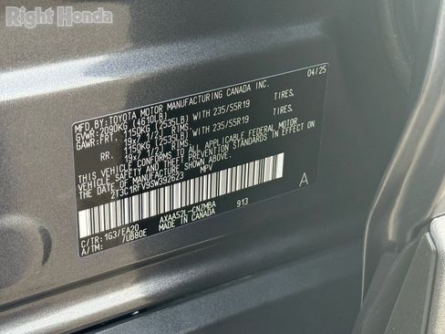 Used 2025 Toyota RAV4 XLE Premium image 33