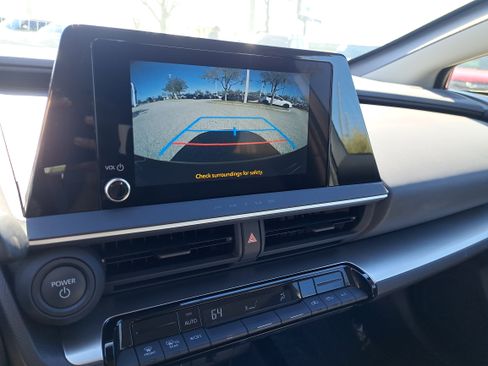 Used 2025 Toyota Prius LE image 27