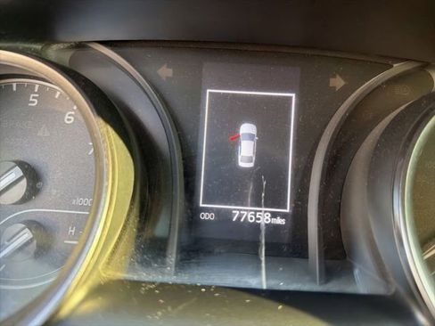 Used 2021 Toyota Camry SE FWD image 10
