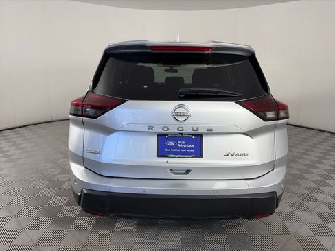 Used 2024 Nissan Rogue SV AWD/4WD image 6