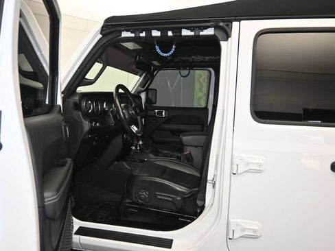 Used 2023 Jeep Wrangler Unlimited Sahara w/ Cold Weather Group AWD/4WD image 21