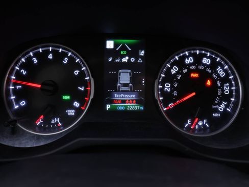 Certified 2022 Toyota RAV4 XLE Premium image 17