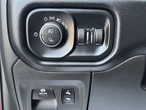 Used 2019 RAM 1500 Big Horn AWD/4WD image 26