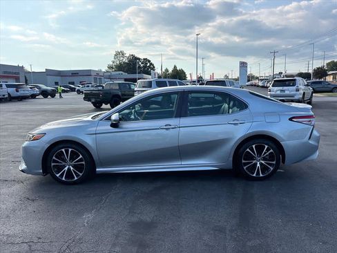 Used 2019 Toyota Camry SE w/ Convenience Package FWD image 27