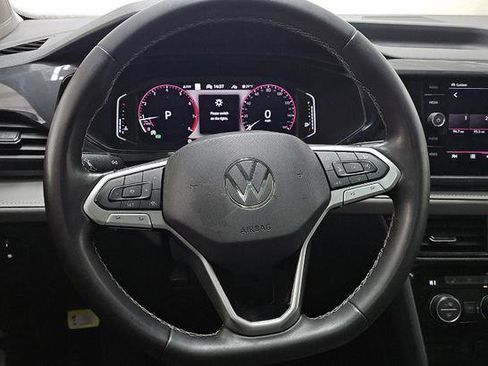 Used 2022 Volkswagen Taos SEL w/ Panoramic Sunroof Package image 10