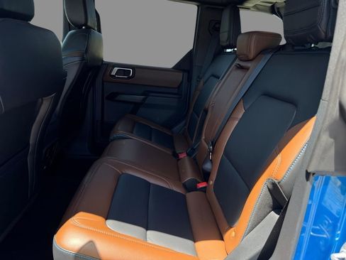 Used 2024 Ford Bronco Outer Banks AWD/4WD image 5