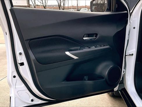 Certified 2024 Nissan Kicks SV image 21