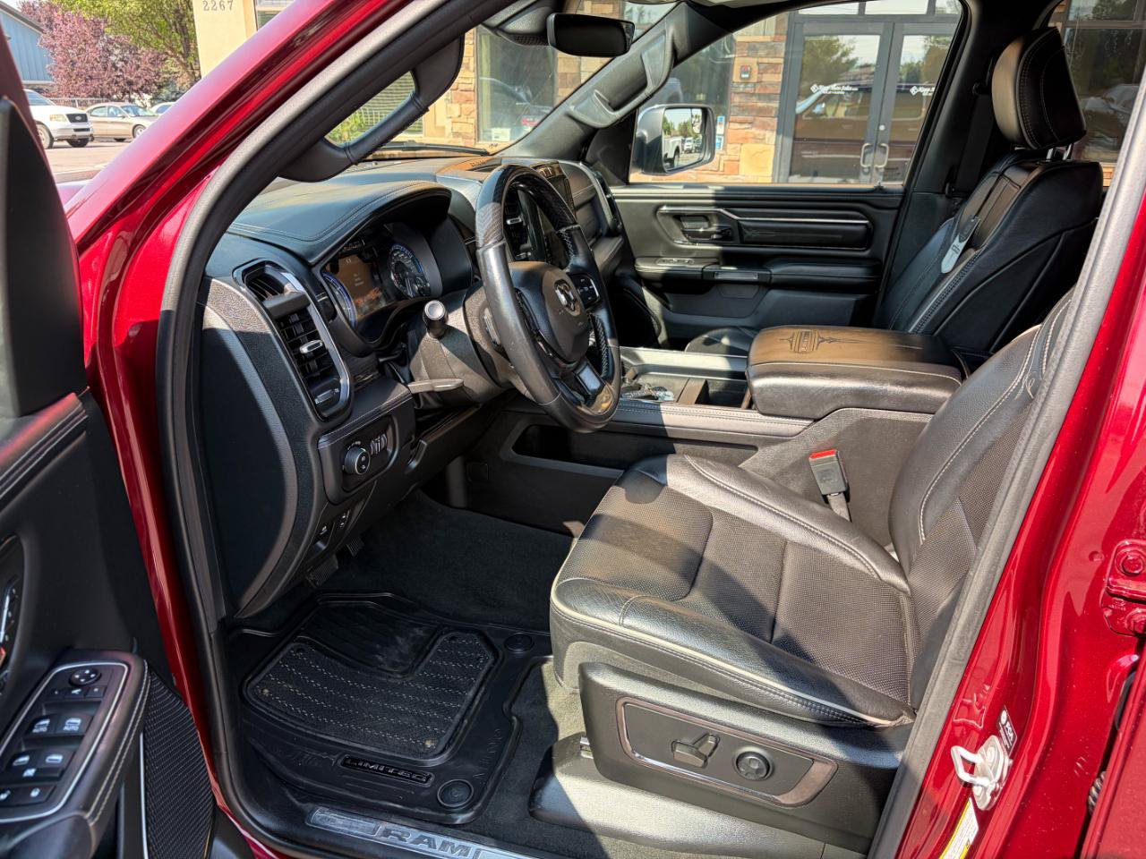 Used 2022 RAM 1500 Limited w/ Body-Colour Bumper Group AWD/4WD image 4