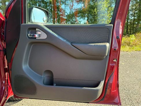 Used 2006 Nissan Pathfinder S image 28