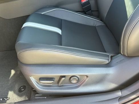 Used 2026 Toyota Camry Hybrid w/ Convenience Package FWD image 28