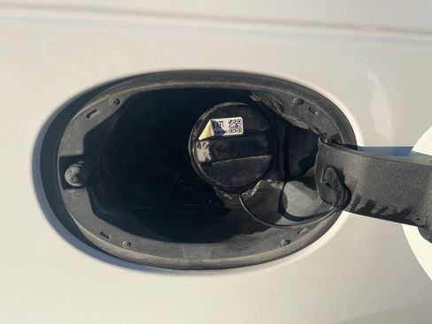 Used 2023 Land Rover Range Rover Velar R-Dynamic S image 49