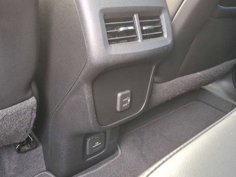 Used 2020 Chevrolet Equinox LT w/ Midnight Edition image 12