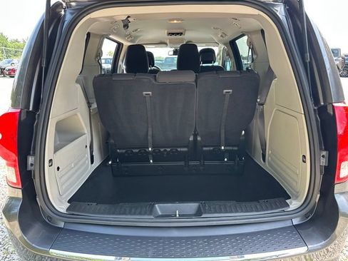 Used 2018 Dodge Grand Caravan SE w/ UConnect Hands-Free Group FWD image 15