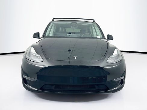 Used 2022 Tesla Model Y Long Range AWD/4WD image 2