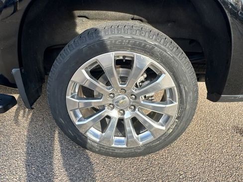 Used 2021 Chevrolet Silverado 1500 High Country w/ Technology Package image 17