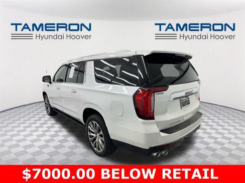 Used 2021 GMC Yukon XL Denali w/ Denali Premium Package image 3
