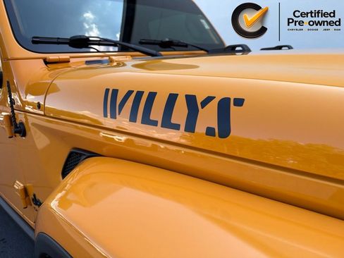 Certified 2021 Jeep Gladiator Sport AWD/4WD image 3